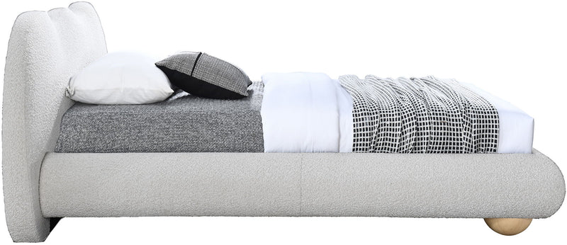 Hyde - Bed