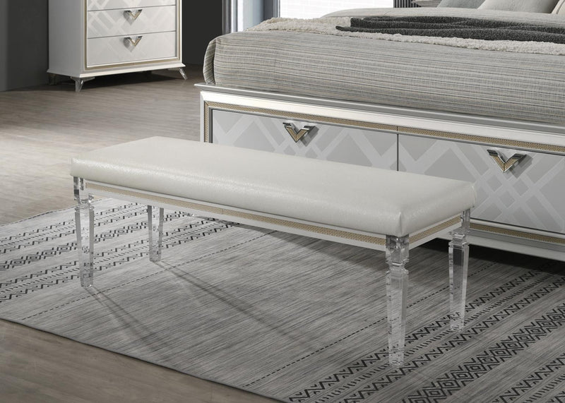 B026 - Bench - White