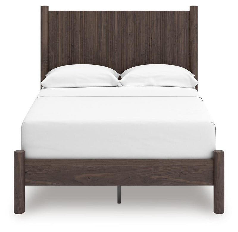 Pamytta Full Panel Platform Bed, Dresser and Mirror