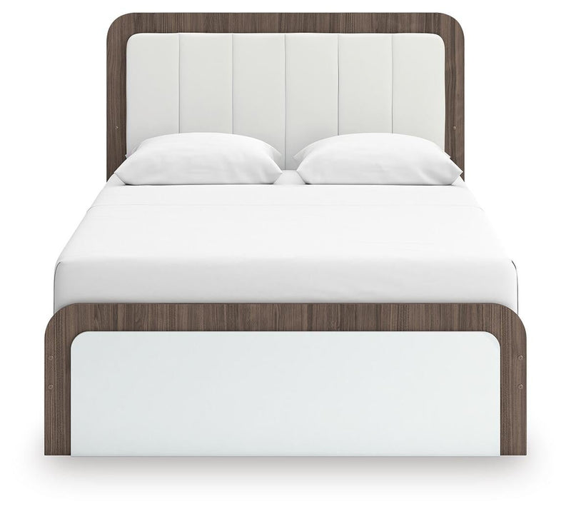 Kendanport Queen Upholstered Bed